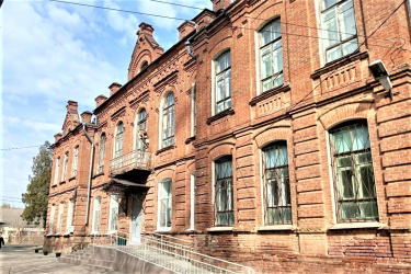 Старинное здания школы в станице Пластуновской взяли под охрану государства Старинное здания школы в станице Пластуновской взяли под охрану государства