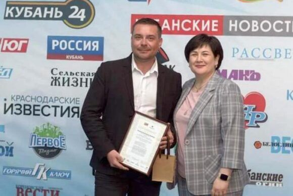 Ведущий КАЗАК FM Алексей Орлов получил спецприз краевого конкурса «Золотой микрофон»