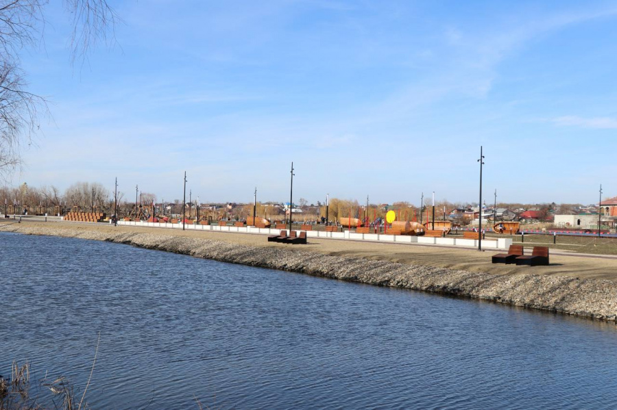 В Кореновске приступили к благоустройству городского парка В Кореновске приступили к благоустройству городского парка