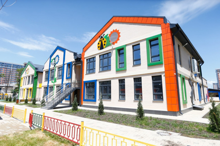 В Краснодаре достраивают школу на 1550 мест и детский сад на Западном обходе