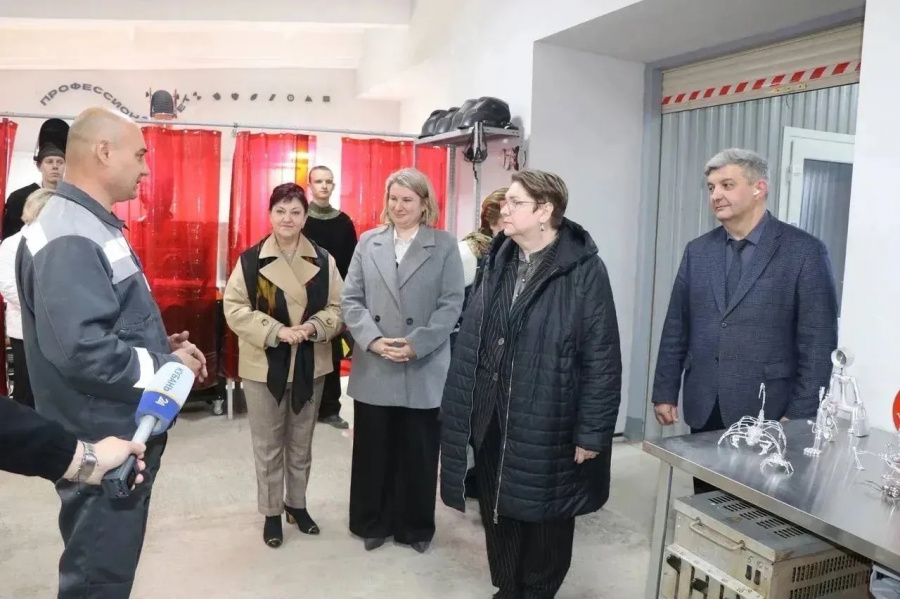 Вице‑губернатор Елена Воробьёва оценила новый кластер в Кореновском техникуме