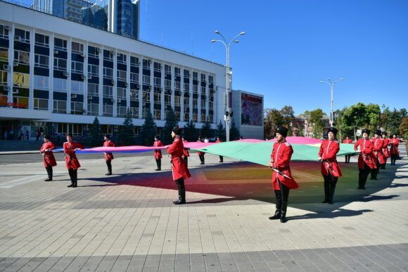 В центре краевой столицы прошли торжественные мероприятия в честь Дня образования Краснодарского края