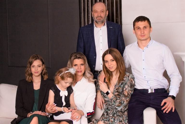 Вениамин Кондратьев рассказал о знаменитом нейрохирурге Игоре Басанкине и его семье Вениамин Кондратьев рассказал о знаменитом нейрохирурге Игоре Басанкине и его семье