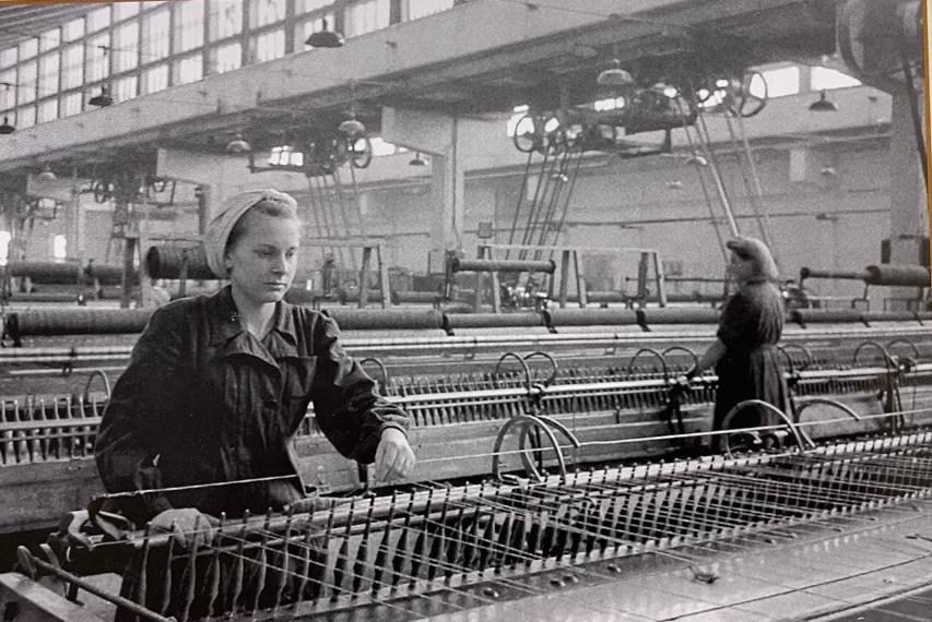 1951 год. Краснодарский камвольно-суконный комбинат выпустил первые метры шерстяной ткани