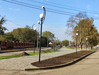 В станице Днепровской Тимашевского района готовят к открытию новый сквер В станице Днепровской Тимашевского района готовят к открытию новый сквер