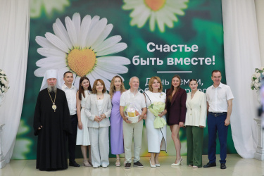 На Кубани наградили 15 многодетных семей