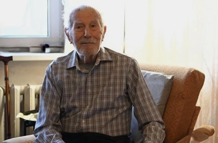 Ветерана Великой Отечественной войны поздравил со 102-летием Вениамин Кондратьев