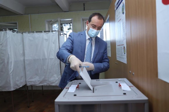 Юрий Бурлачко: На участках созданы все необходимые условия, которые позволяют участвовать в голосовании