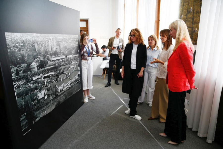 В Доме журналистики открыли фотовыставку в честь 88-летия Краснодарского края