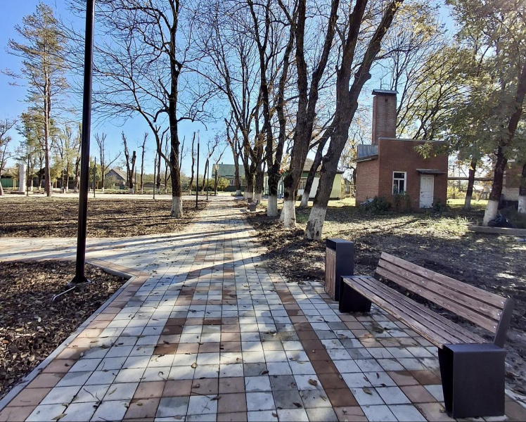 В Горячем Ключе благоустроили сквер В Горячем Ключе благоустроили сквер