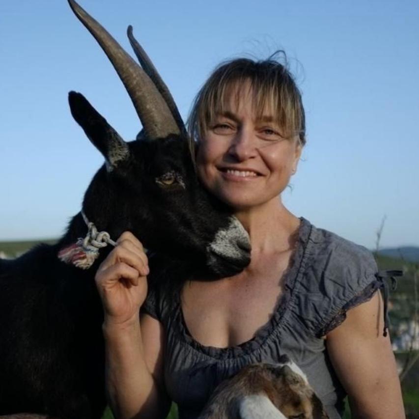 Изабелла Корниенко – занимается козоводством и производством продукции из козьего молока в Анапском районе