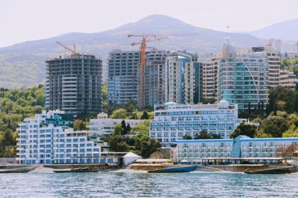 Власти Крыма введут ограничения жилой застройки Южного берега полуострова