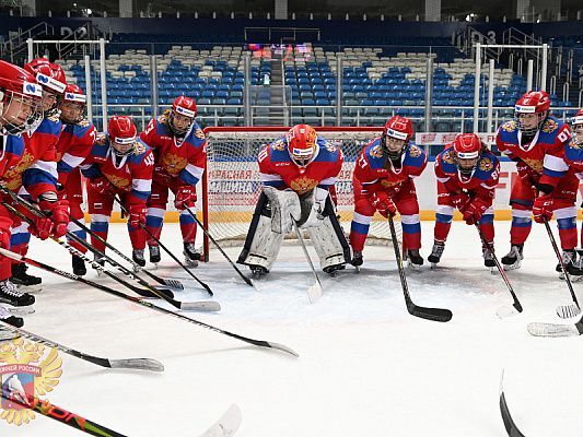 Женская сборная России победила в Турнире шести наций по хоккею в Сочи
