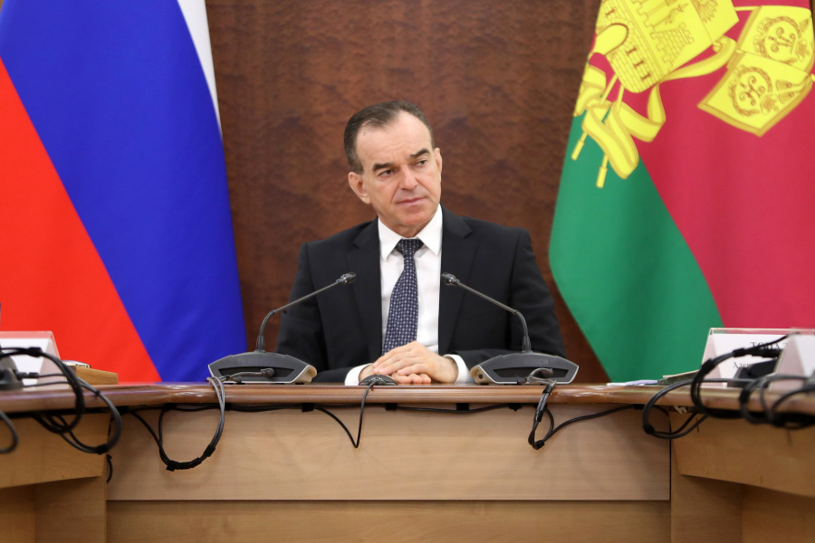 Вениамин Кондратьев: Без внимания не должен остаться ни один поступивший на прямую линию вопрос