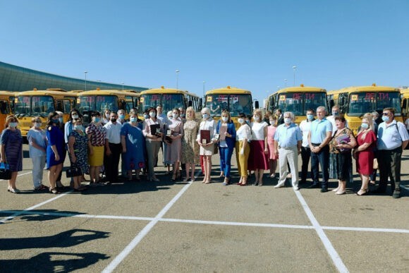 Муниципалитеты Кубани получили 74 школьных автобуса