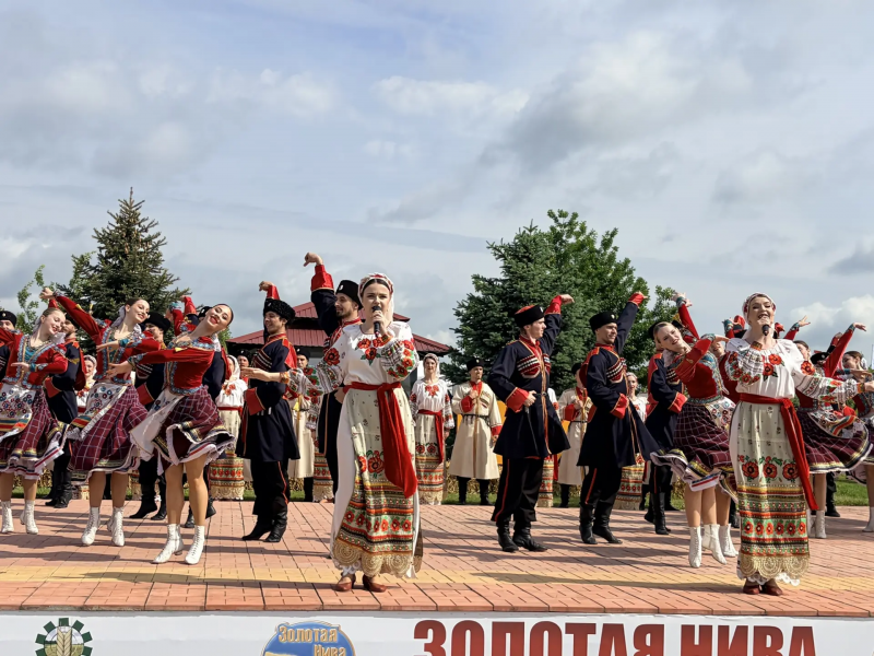 Сегодня в Усть-Лабинском районе открылась 26-я Агропромышленная выставка-ярмарка «Золотая Нива»