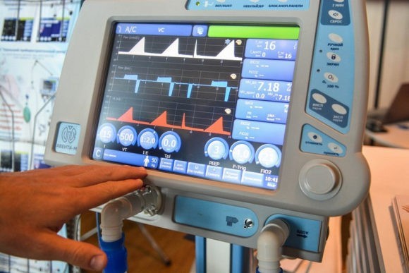 Больницы Кубани получили еще 15 аппаратов ИВЛ