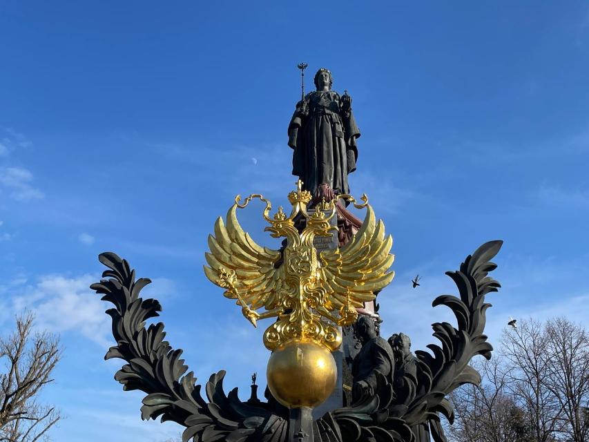 2006 год. В исторической части Краснодара торжественно открыли восстановленный памятник Екатерине второй