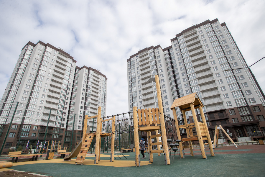 В Анапе вручили ключи от новых квартир дольщикам проблемного дома