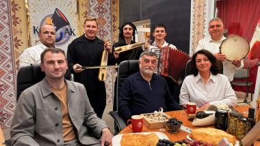 «Добрые соседи»: Греки Кубани в гостях на КАЗАК FM