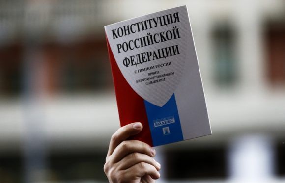 Путин образовал рабочую группу по подготовке поправок в Конституцию
