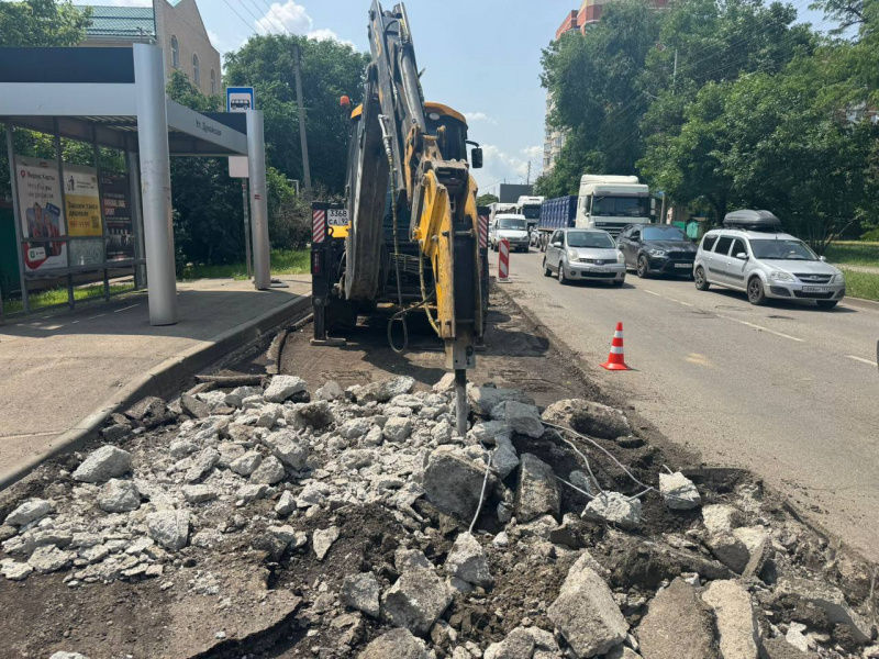 В Краснодаре обновят более 10 км дорог В Краснодаре обновят более 10 км дорог