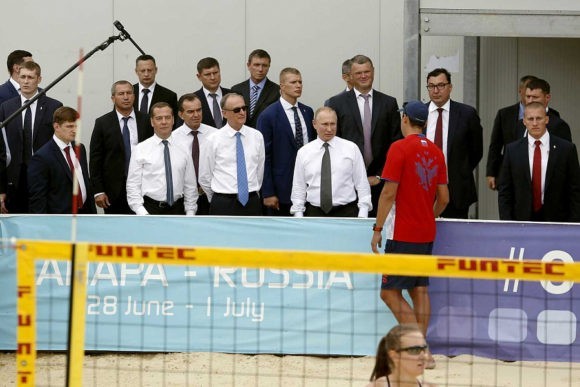 Владимир Путин посетил волейбольный комплекс «Волей Град» в Анапе